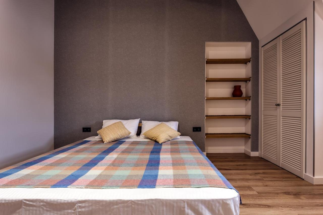 Leogrand Apartments On Kniazia Romana 6 Lviv Eksteriør billede