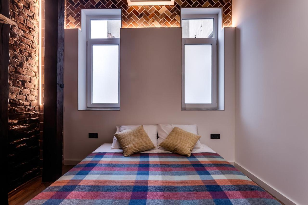 Leogrand Apartments On Kniazia Romana 6 Lviv Eksteriør billede